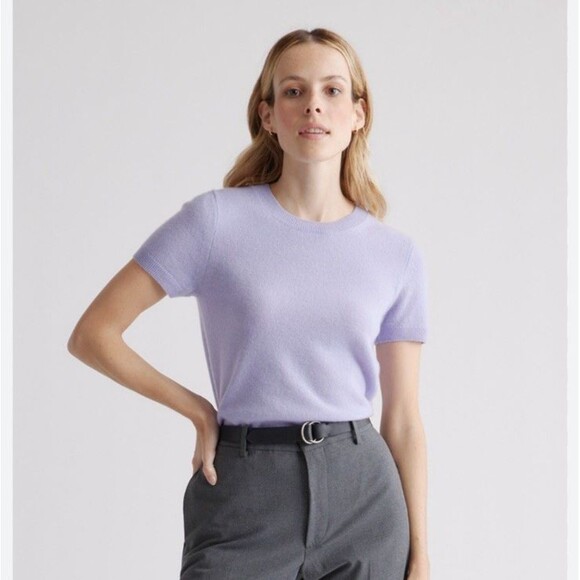 QUINCE Mongolian Cashmere Tee Short Sleeve Sweater S M Lilac Quiet Luxury Preppy - Picture 2 of 9